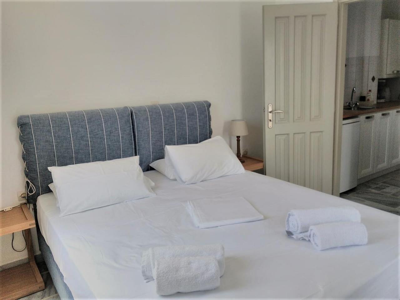 Despina'S Mare Aparthotel Νάουσα Δωμάτιο φωτογραφία